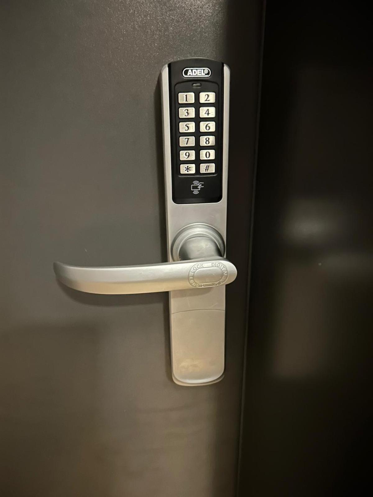Urban Space Apartament 64 - Free Parking Вроцлав Екстериор снимка